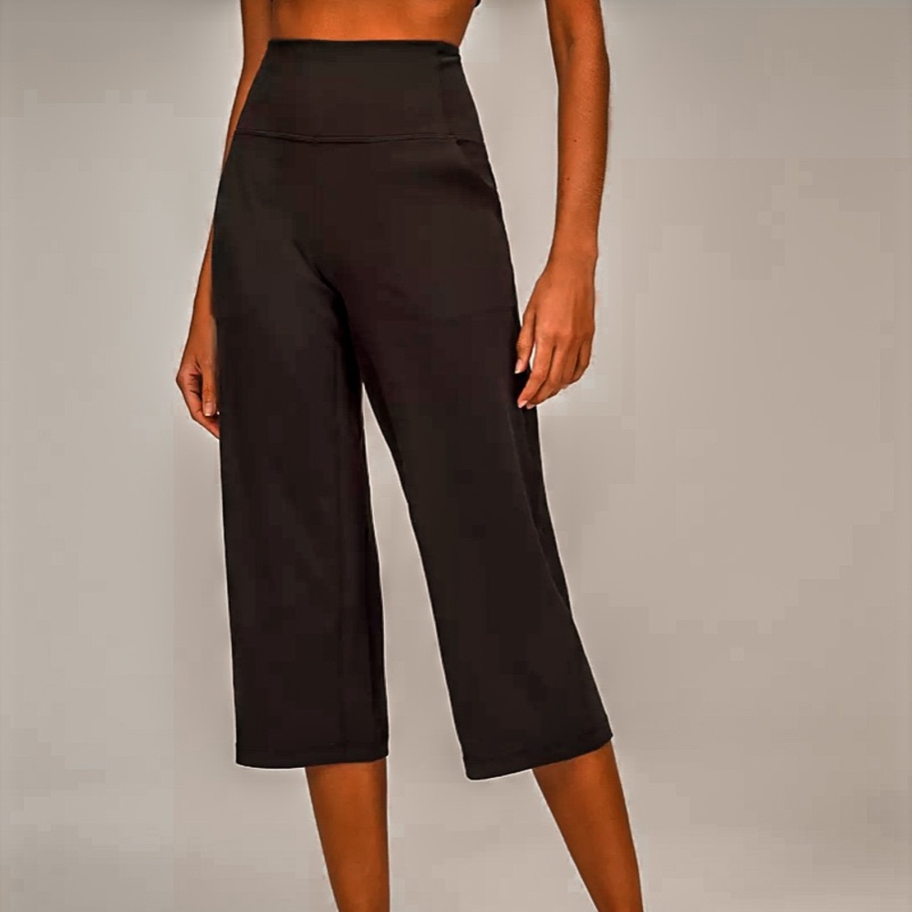 Lululemon Cropped Flare Leggings